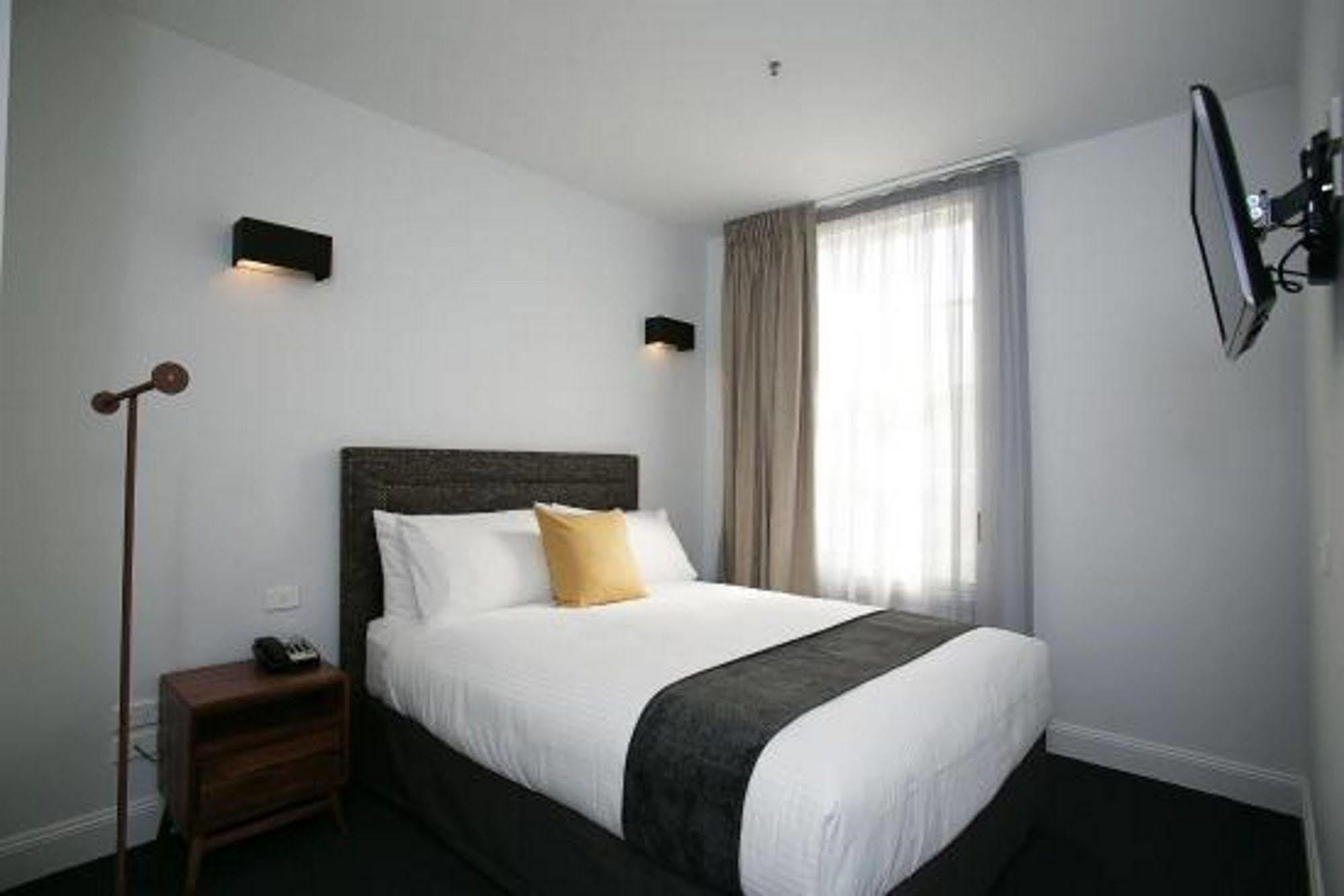 The Lucky Hotel Newcastle Bagian luar foto