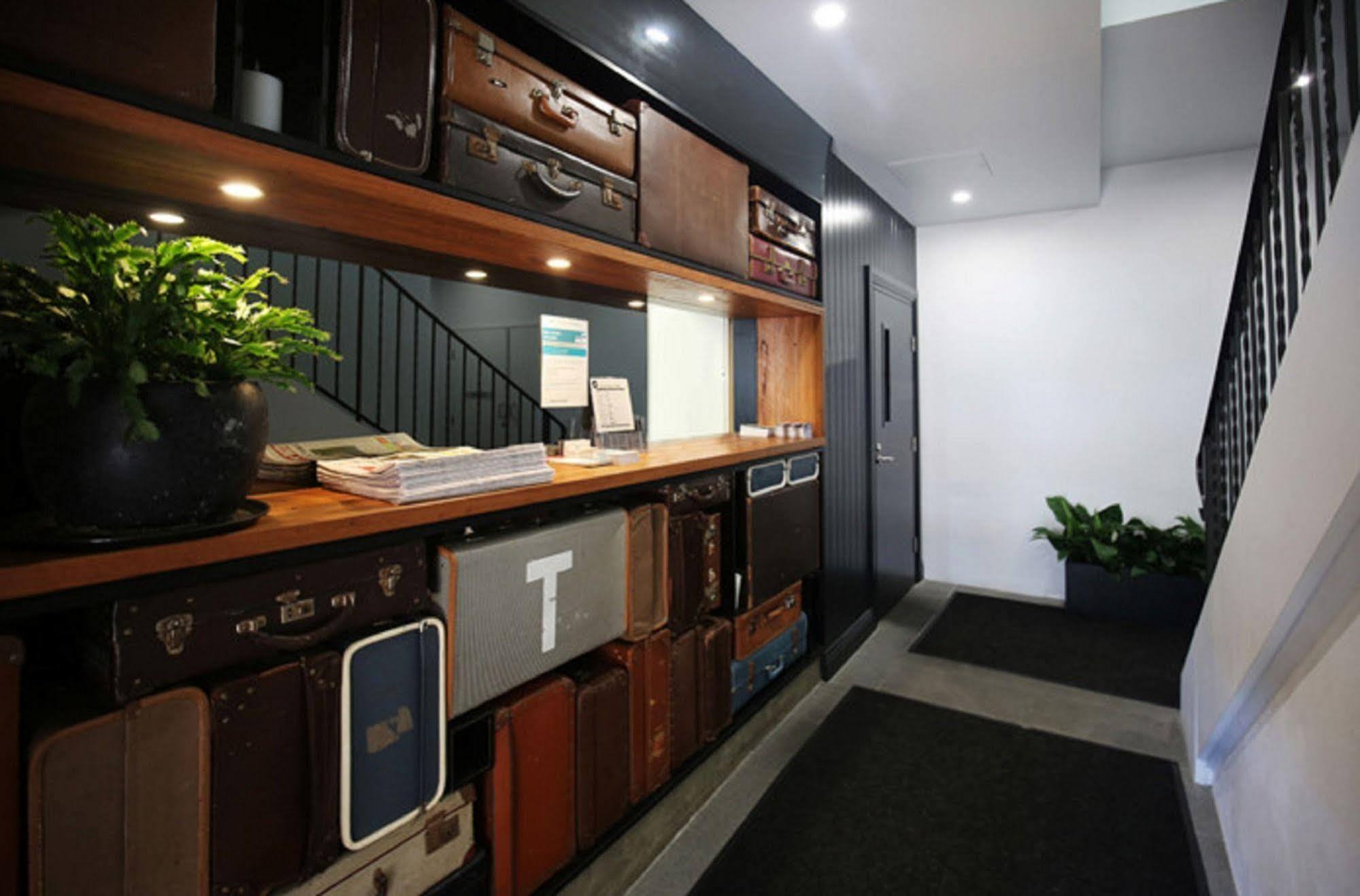 The Lucky Hotel Newcastle Bagian luar foto